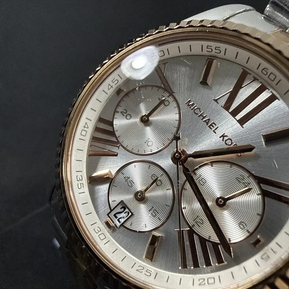 MICHAEL KORS WOMENS LEXINGTON TRI-TONE CHRONOGRAPH MK-5735 NEW BATTERY!!!